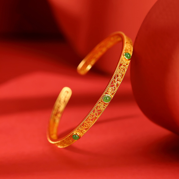 Natural Hetian Jade Filigree Hollow Bracelet