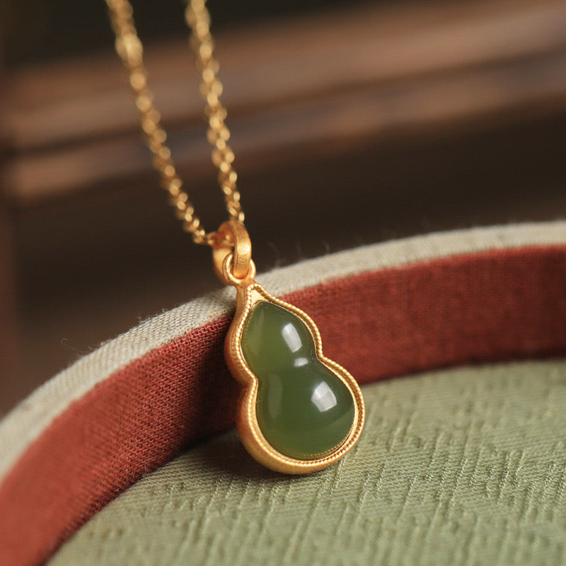 Feng Shui Calabash Green Jade Peace Pendant