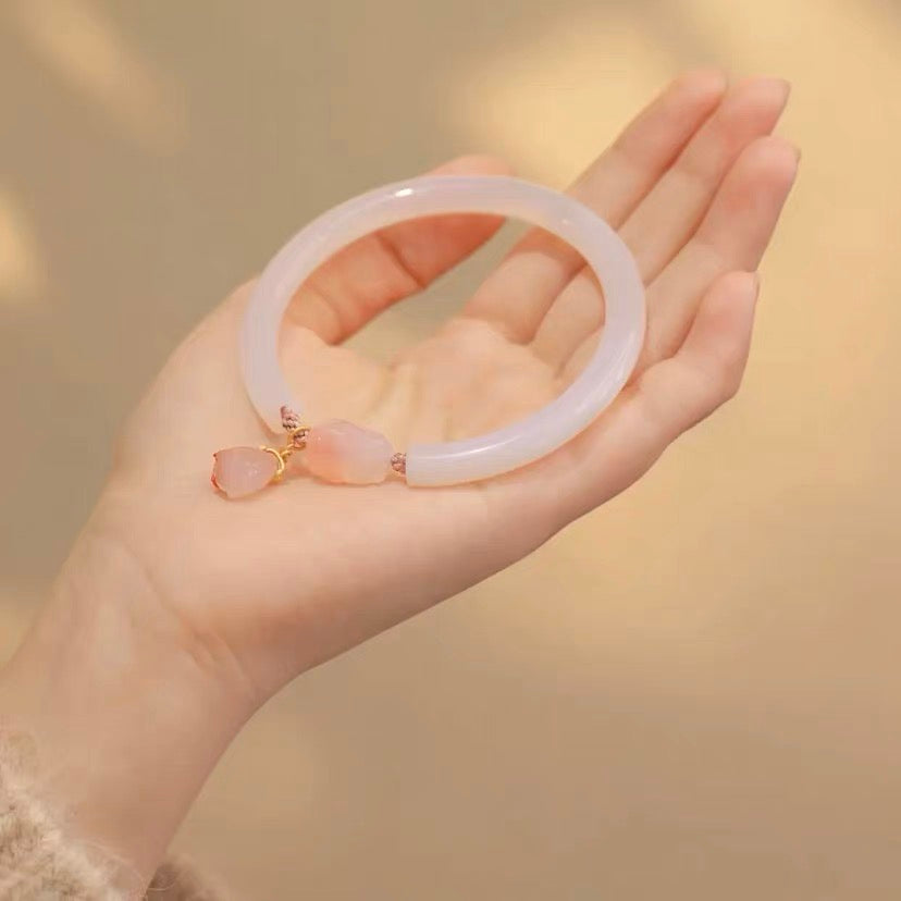 Natural Hetian White Jade & Yanyuan Agate Feng Shui Rabbit Bangle