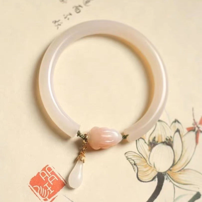 Natural Hetian White Jade & Yanyuan Agate Feng Shui Rabbit Bangle