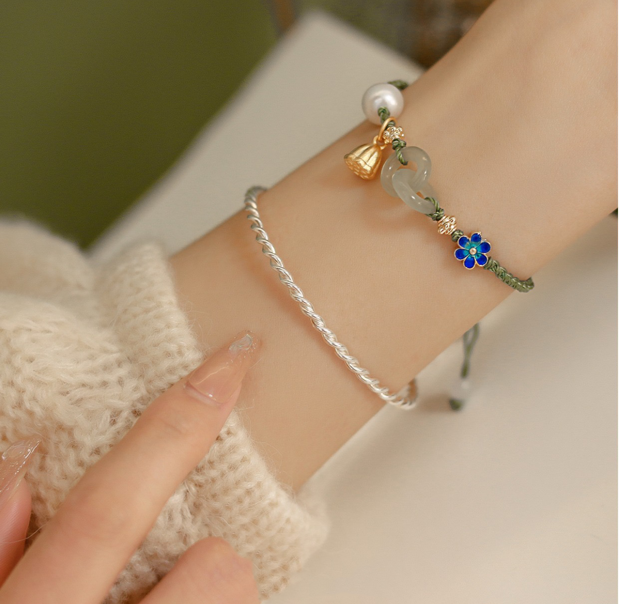 Natural Green Jade Protection Lock Lotus Bracelet