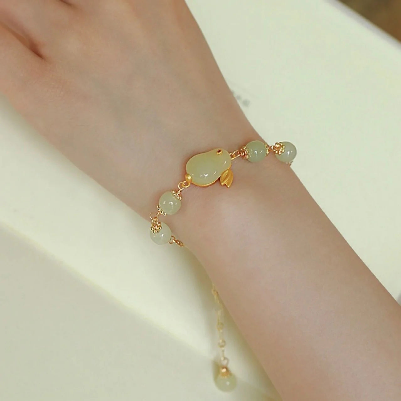 Natural Hetian jade Feng Shui Rabbit Bracelet