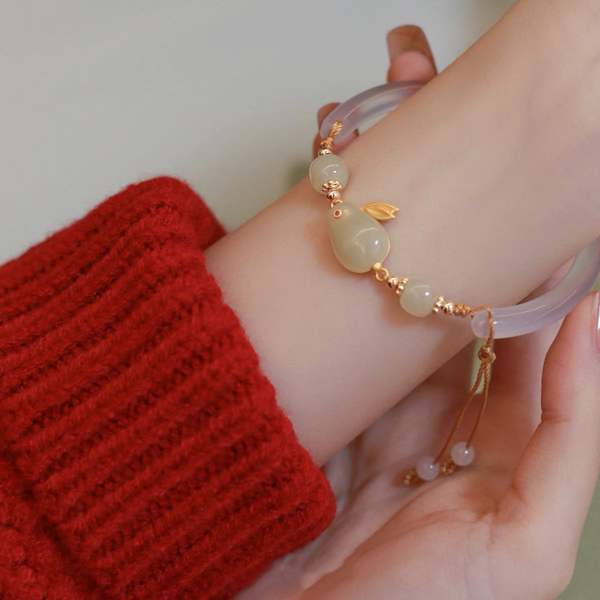 Natural Green Jade Feng Shui Rabbit Protection Bangle
