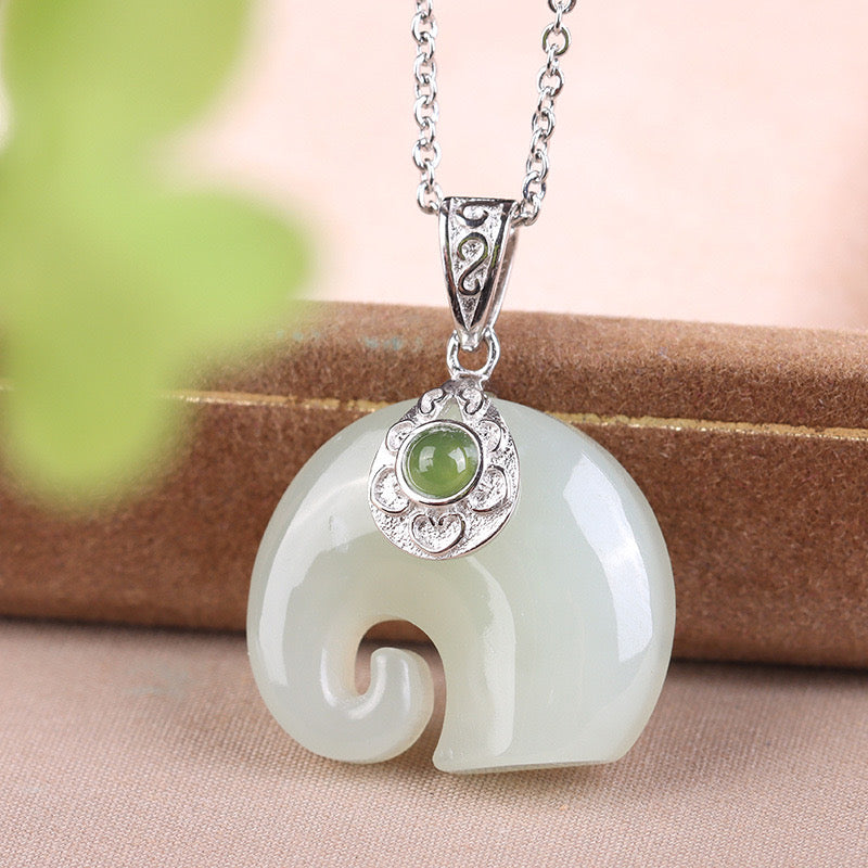 Natural Hetian jade Feng Shui Elephant Necklace