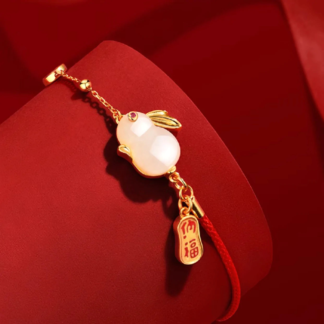 Natural Hetian Jade Red Rope Wealth Rabbit Bracelet