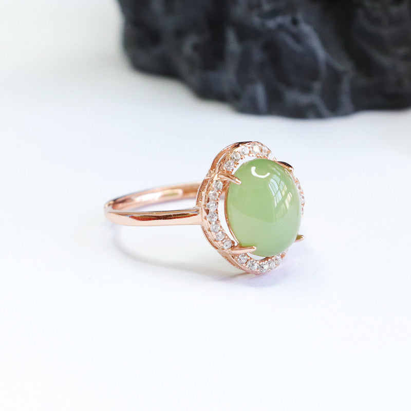 Natural Green Jade Pigeon Egg Ring - Apple Green