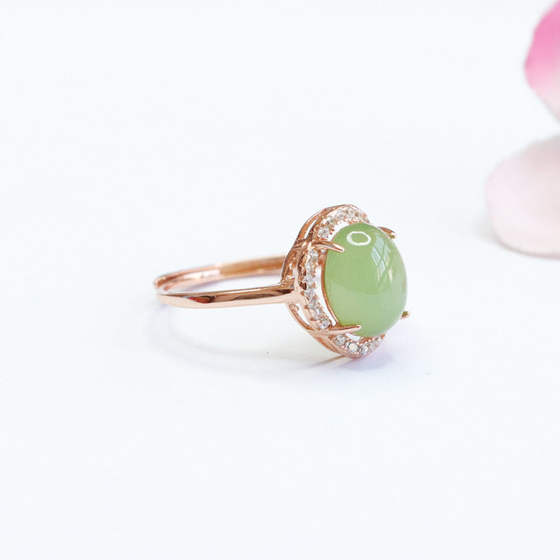 Natural Green Jade Pigeon Egg Ring - Apple Green