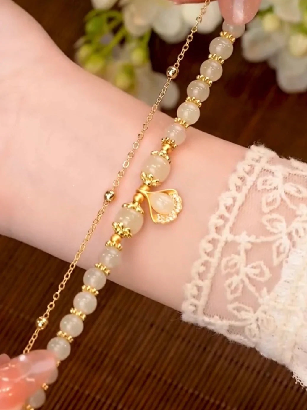 Natural Green Jade Feng Shui Apricot Leaves Bracelet