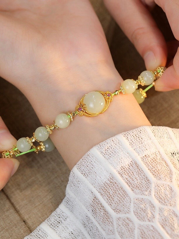 Natural Hetian Jade Feng Shui Auspicious Pigeon Egg Jade Bracelet