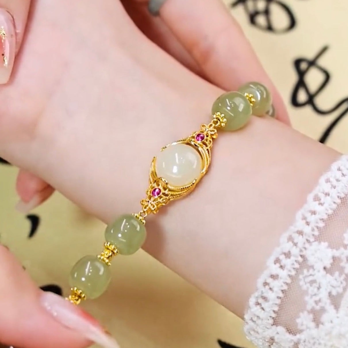 Natural Hetian Jade Feng Shui Auspicious Pigeon Egg Jade Bracelet