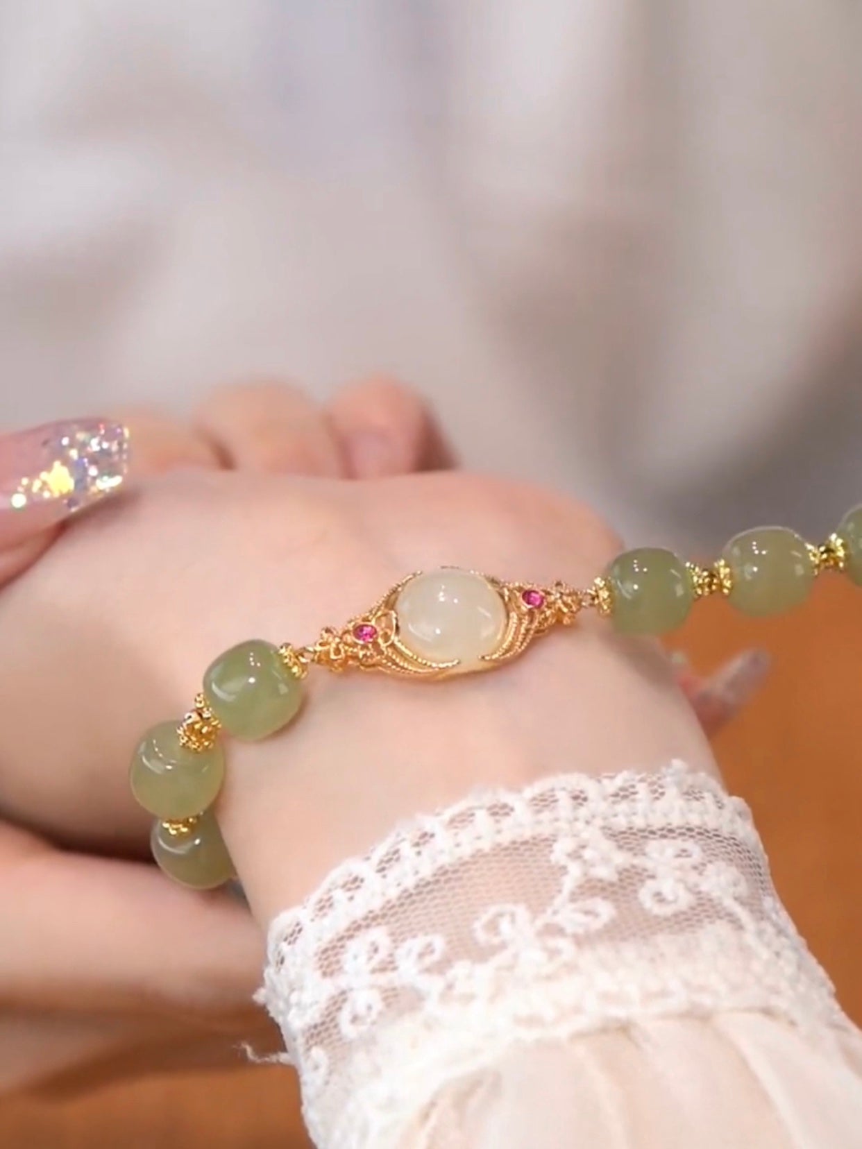 Natural Hetian Jade Feng Shui Auspicious Pigeon Egg Jade Bracelet