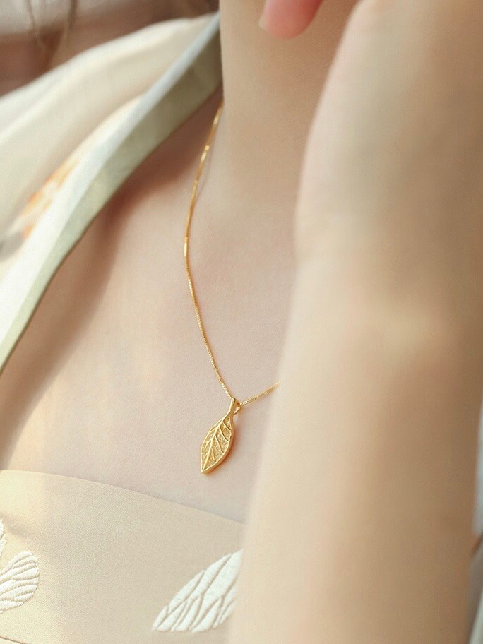 Feng Shui Leaf Wealth Pendant Necklace