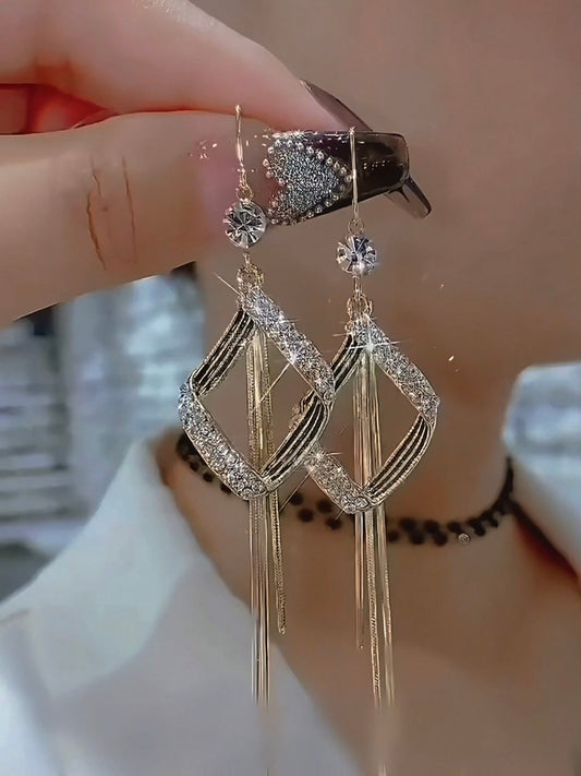 Nelia Earrings