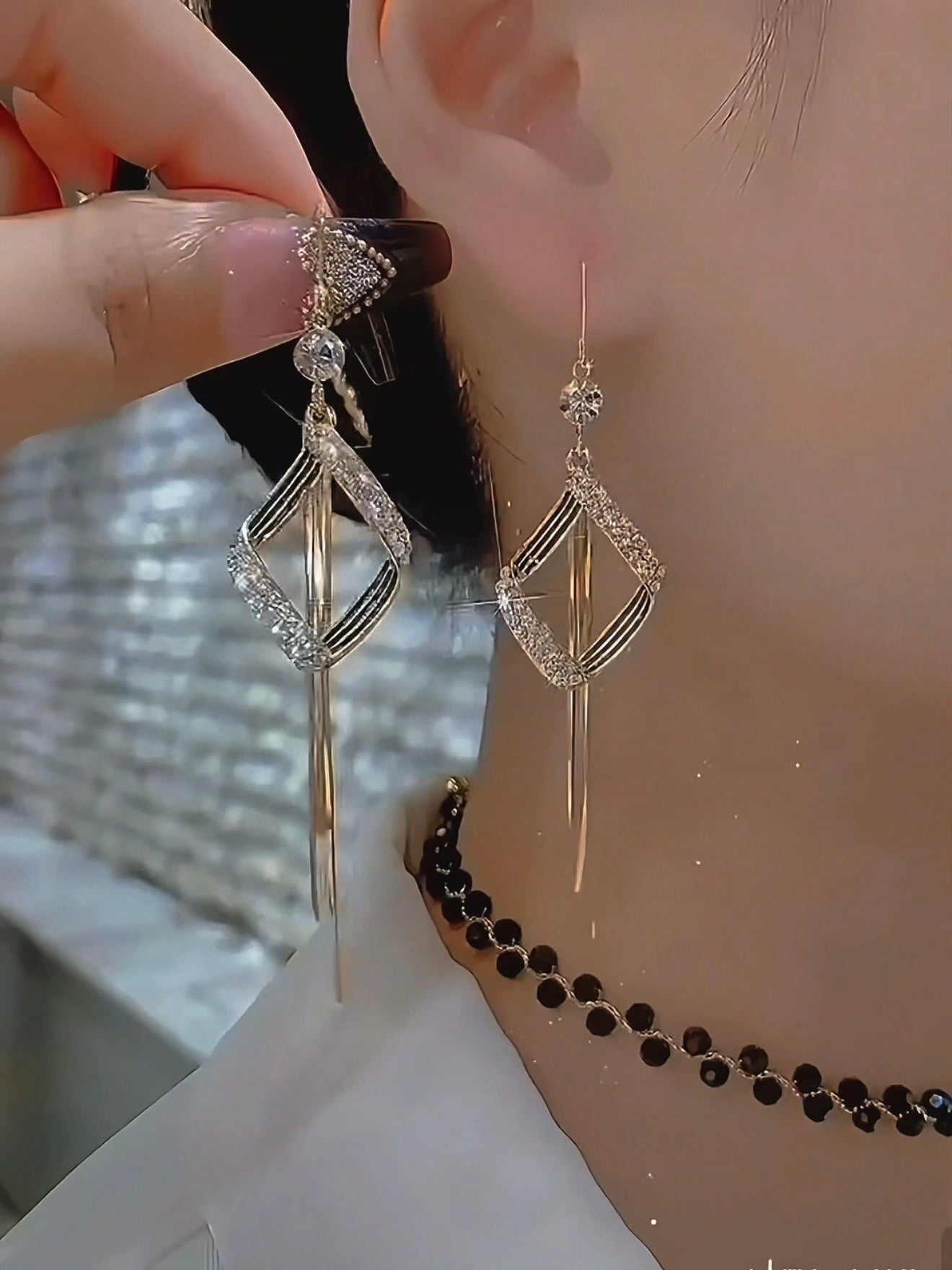 Nelia Earrings
